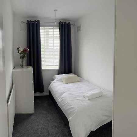 Crown Road Apartment سيتينغبورن المظهر الخارجي الصورة