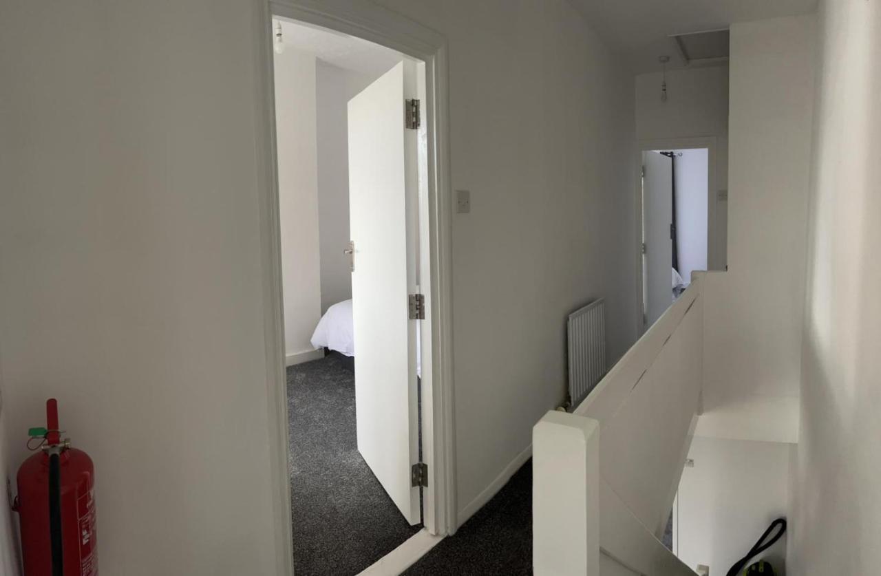 Crown Road Apartment سيتينغبورن المظهر الخارجي الصورة