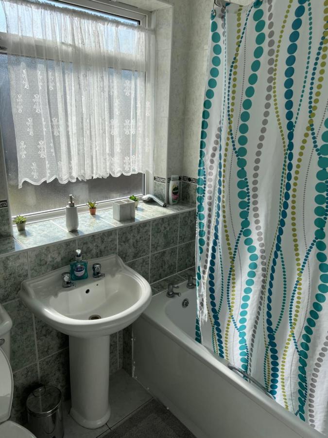 Crown Road Apartment سيتينغبورن المظهر الخارجي الصورة